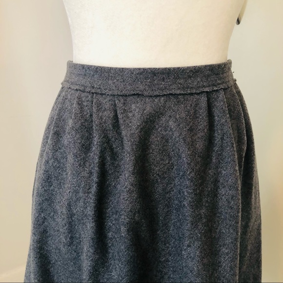 Banana Republic charcoal grey wool skirt - Picture 2 of 8
